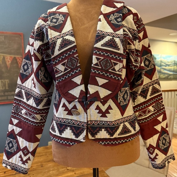 Jackets & Blazers - VTG Aztec Patterned Women's Cropped Tapestry Jacket Ranch Yellowstone Western